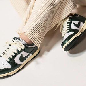Women's Dunk Low Vintage Green